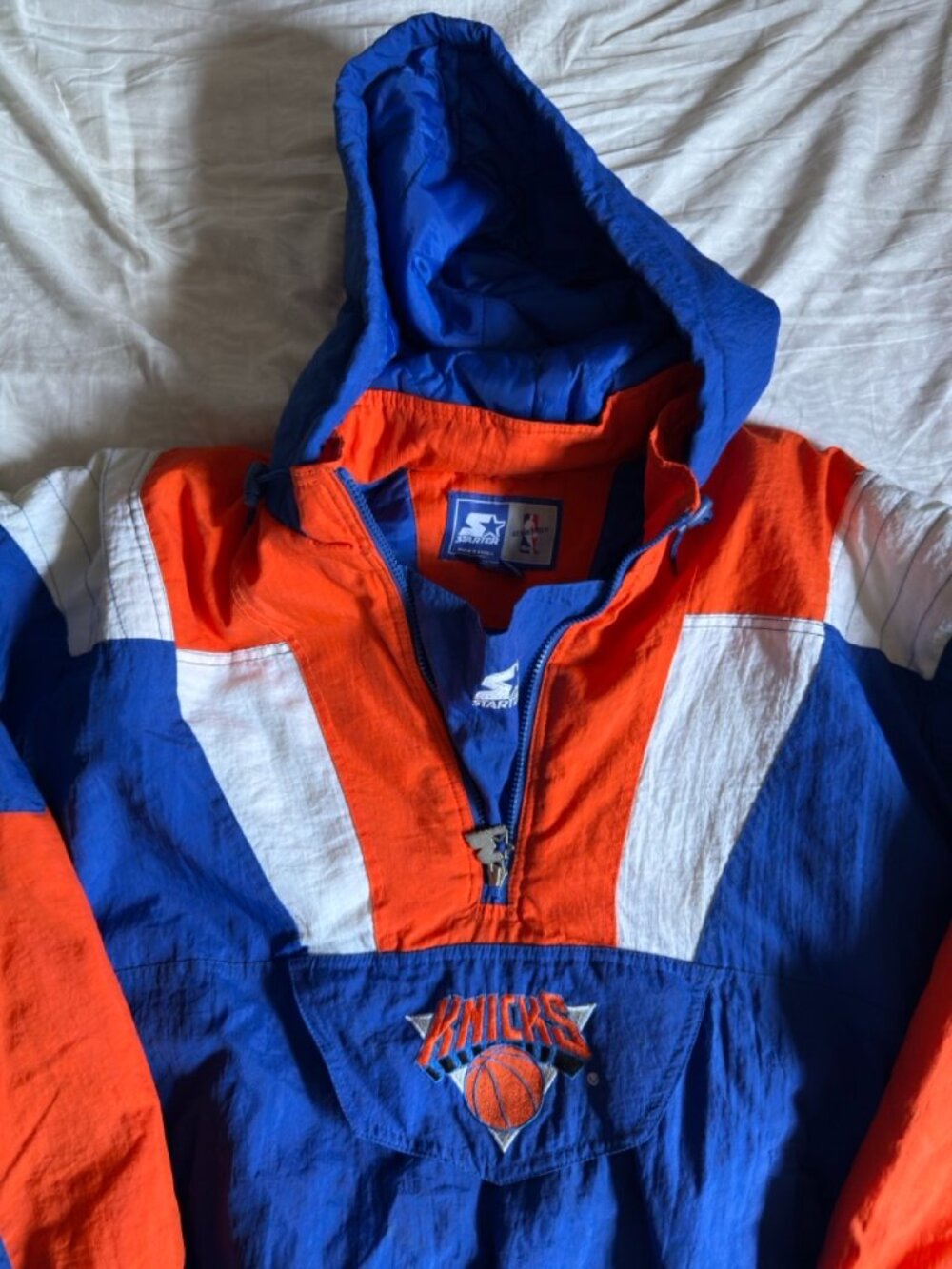 New York Knicks Starter Windbreaker Jacket Large (MISSING ZIPPER)